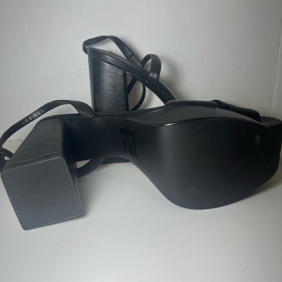 Women's Cher Ankle Strap Platform High Heel Sandals - Picture 4 of 10